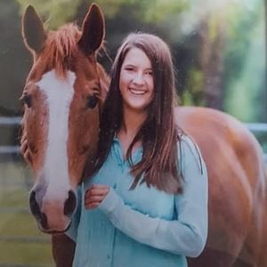 Meet your Posher, Elizabeth